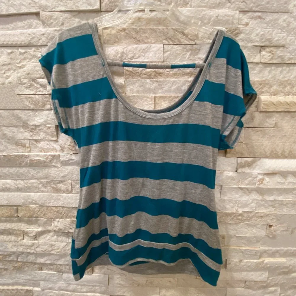 DAYTRIP CASUAL TOP - Size: M - Picture 3 of 3